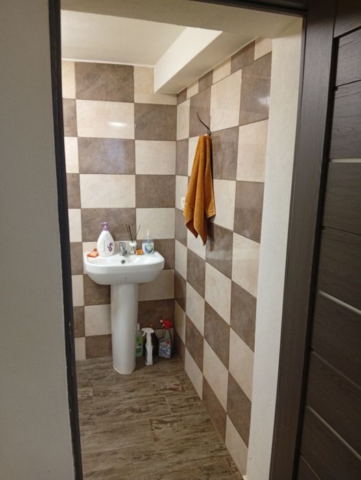 Vând casă în orașul Curtici