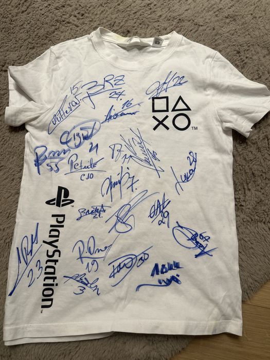 Vand tricouri originale purtate de ei (sau semnate)