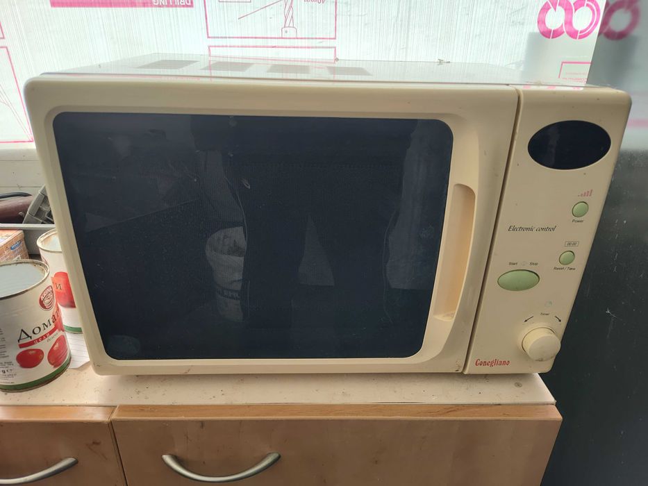 Продавам сервизирана микровълнова