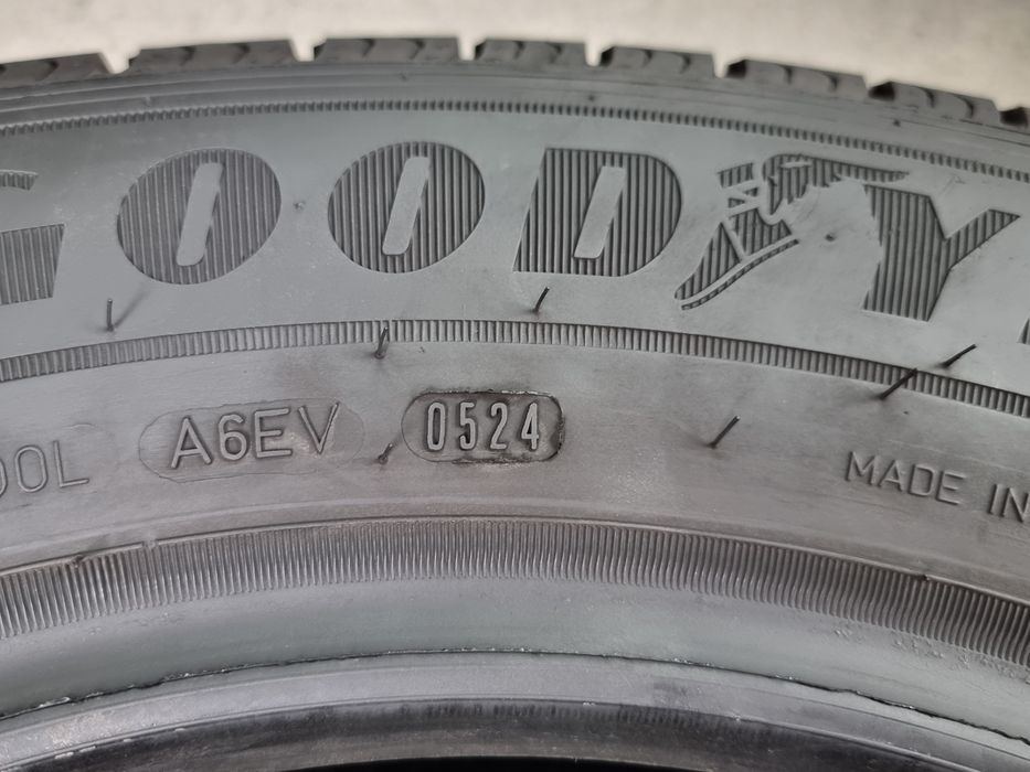 "Dot 24-23" 215/65/16 C Goodyear 4Броя: 240€ 8мм