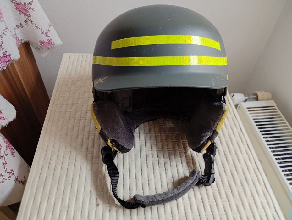 Casca ski 57-59 folosita putin la bicicleta