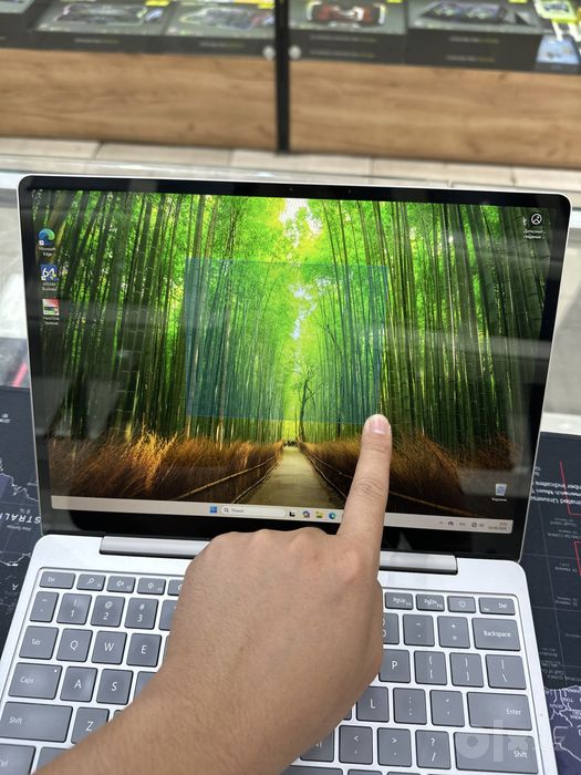 Microsoft surface laptop go 14