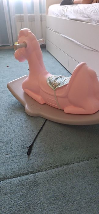 Люлеещо се конче