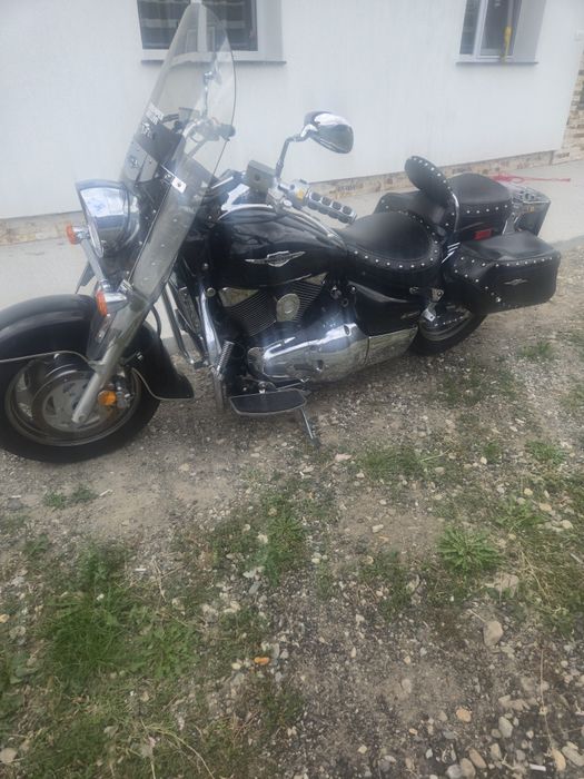 Vând motocicletă Suzuki Intruder, an fabricație 2005, motor puternic de 1500 cc,impecabila!