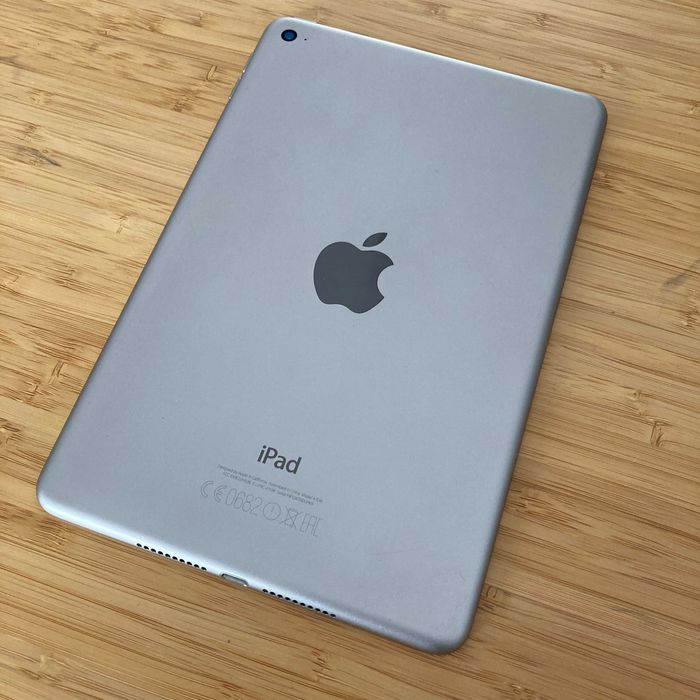 Apple iPad mini 4