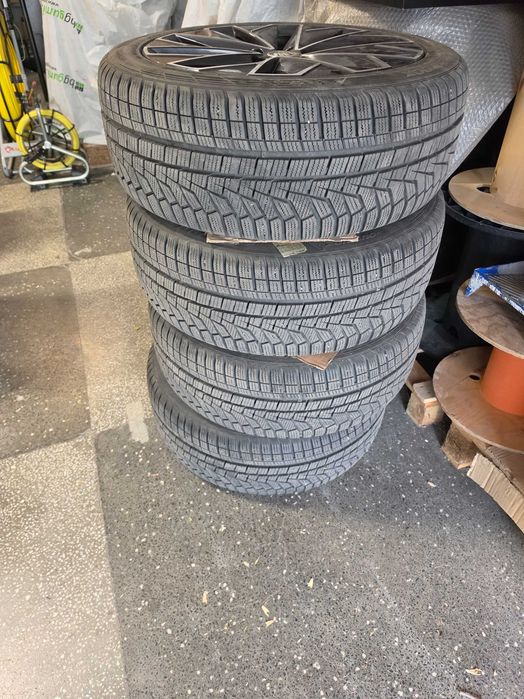 Зимни гуми Hankook Winter I*cept Evo2 235/45/18