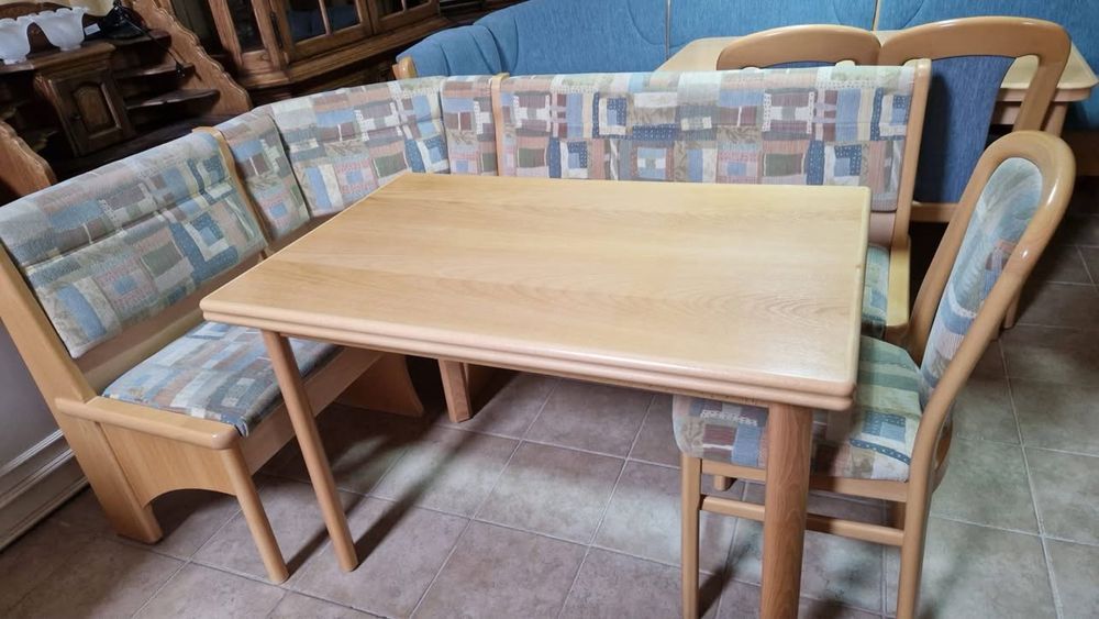 Coltar de bucatarie + masa + 1 scaun