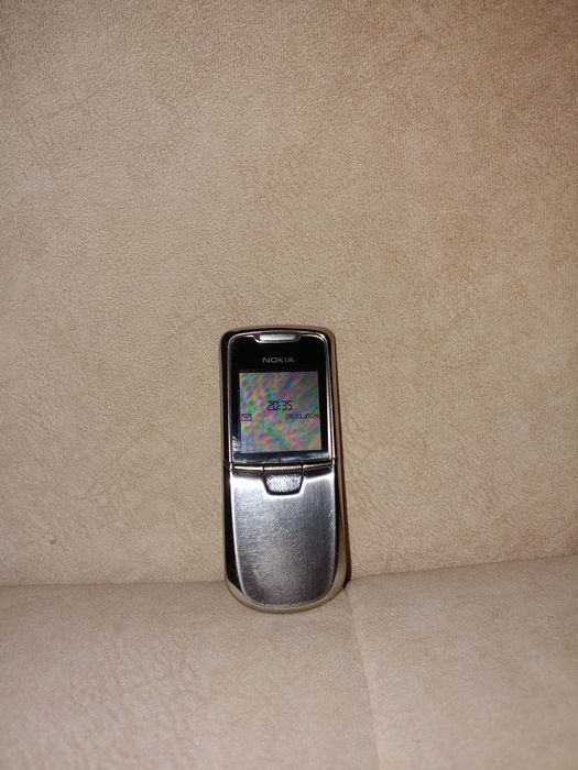 Продаеться телефон Nokia 8800