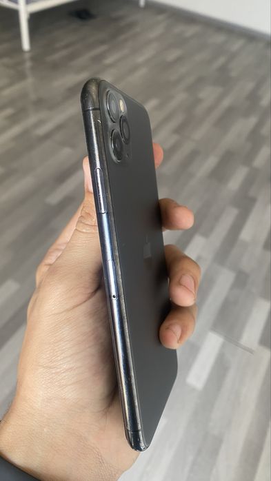 Ayfon 11promax holati yaxwi chekalari sal qrlgan