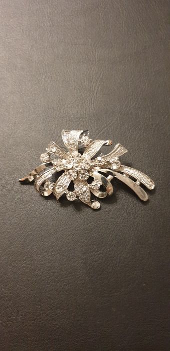 Продам новые брошки
