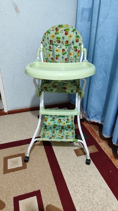 Столик для кормления детей