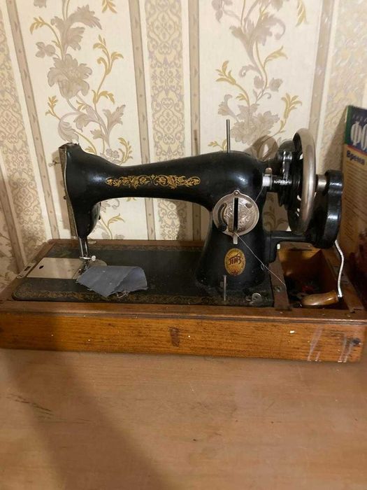 Швейная машинка ПМЗ