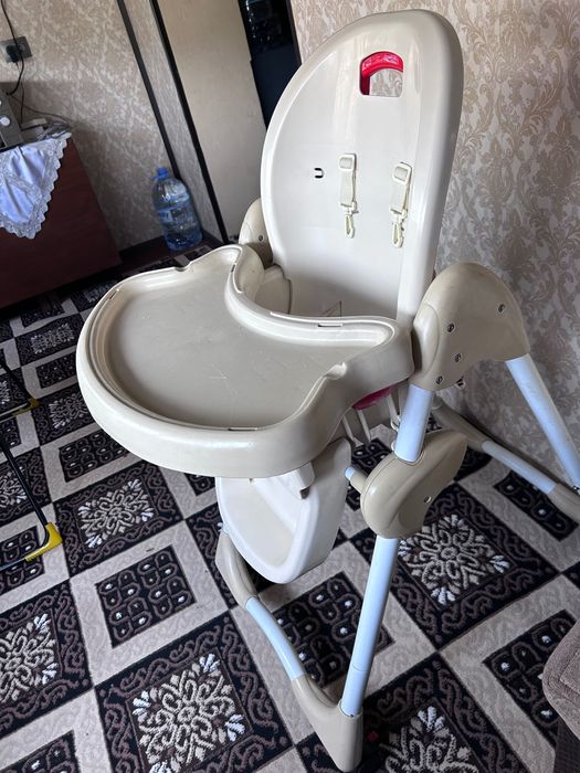 Детский стульчик для кормления