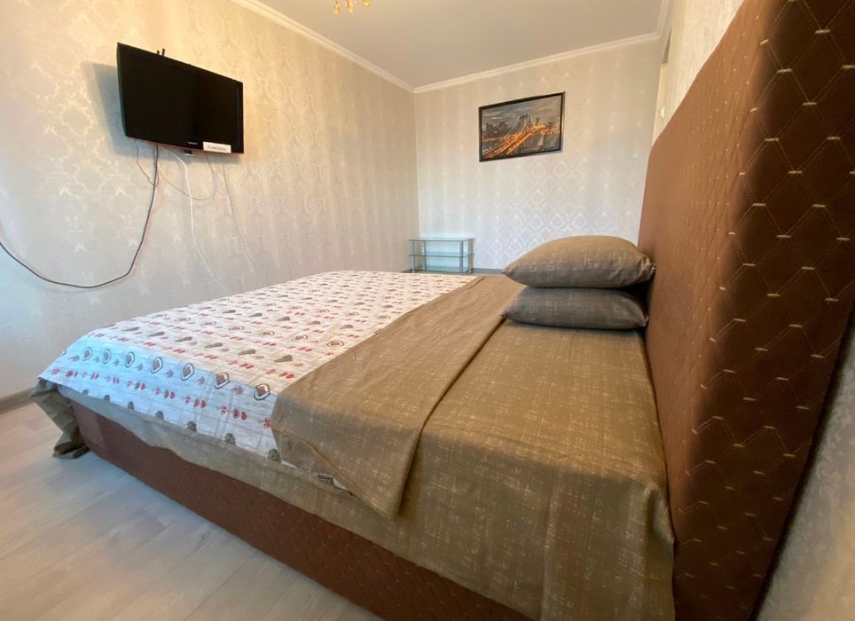 Посуточно 1к,кв в центре города рынок алтай