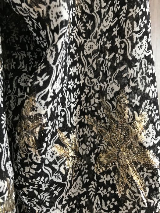 Rochie ocazie, neagră cu broderie metalica aurie, 7 ani, mărime 122cm, ZARA