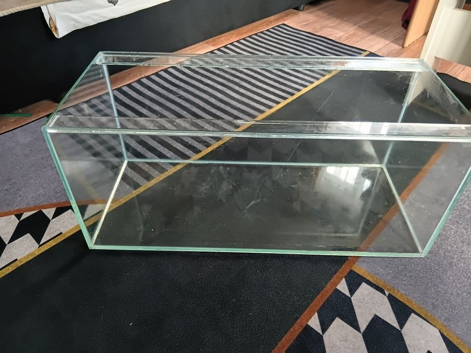 Продам аквариум .