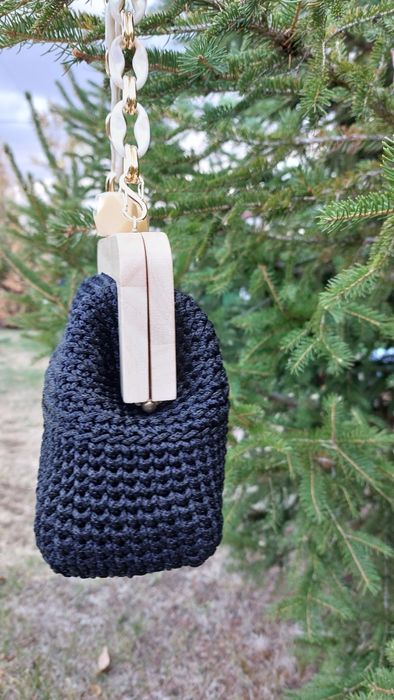 Плетена  чанта в черен цвят