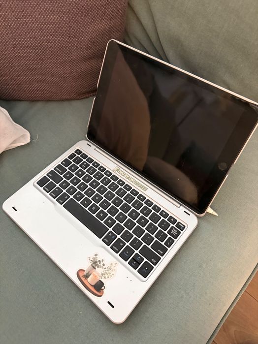 Tabletă iPad seria 8