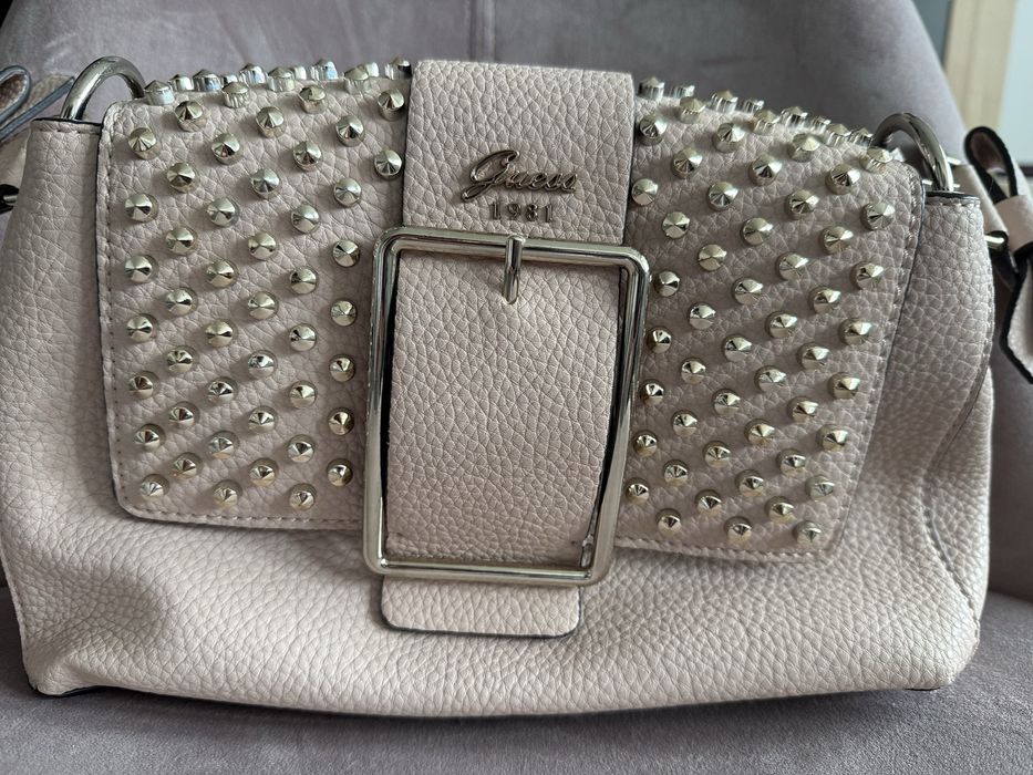 Чанта Guess Caroline