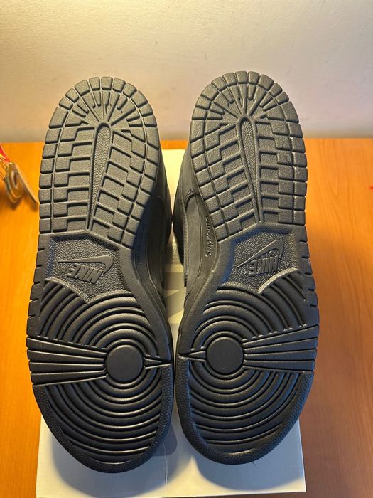 Supreme Dunk SB 2025