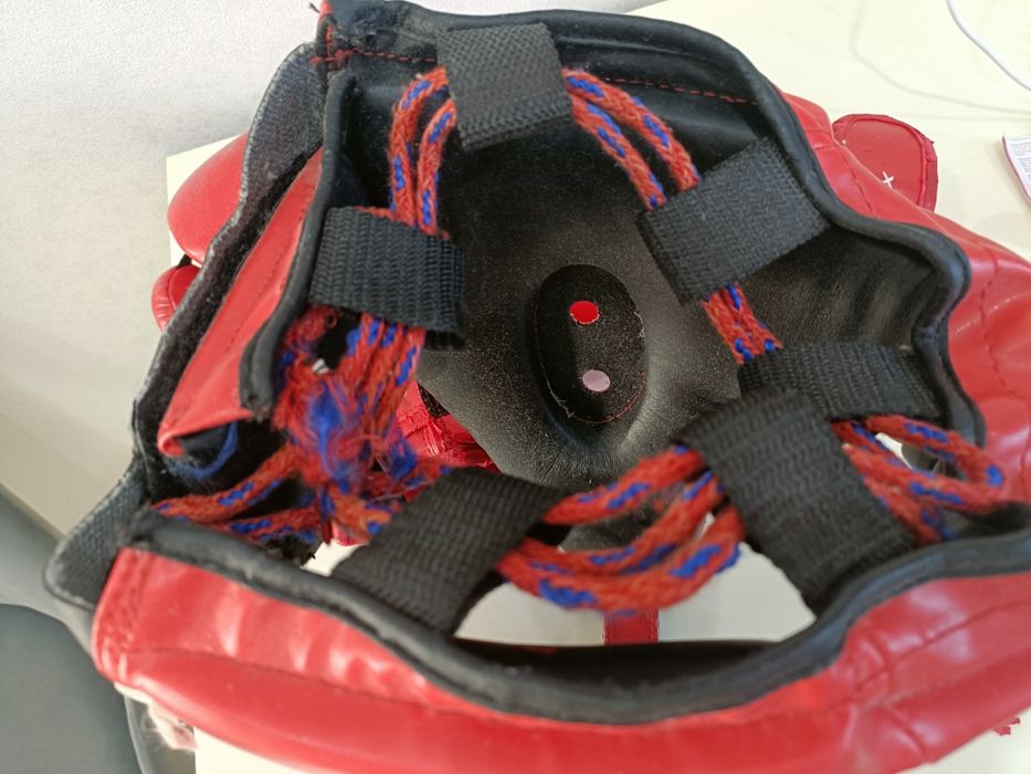 Шлем таэквондо в хорошем состоянии