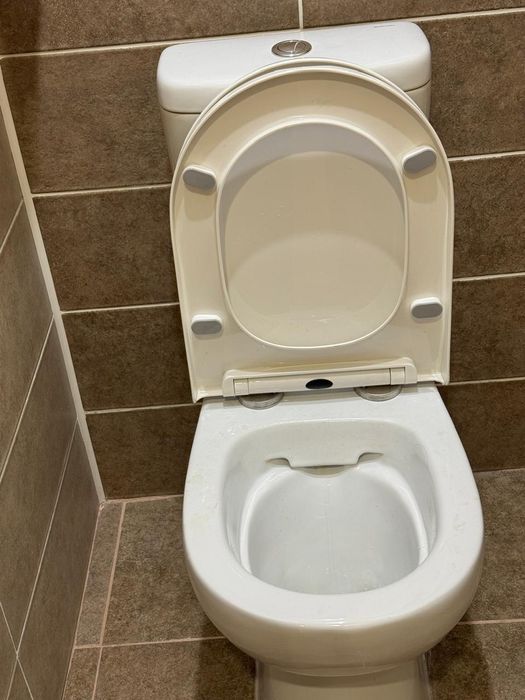 Продам унитаз напольный