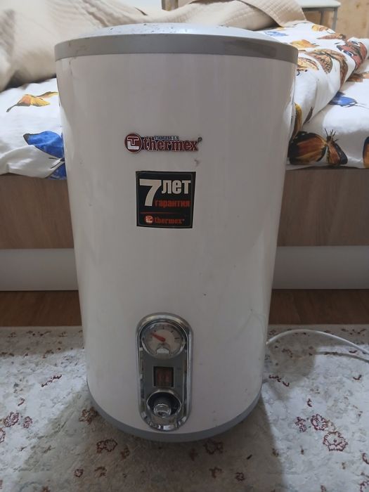 Бойлер в хорошом состояние 30литр