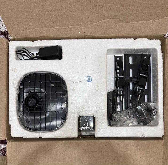 Монитор AVTECH 21,5” M100022D LED б/у