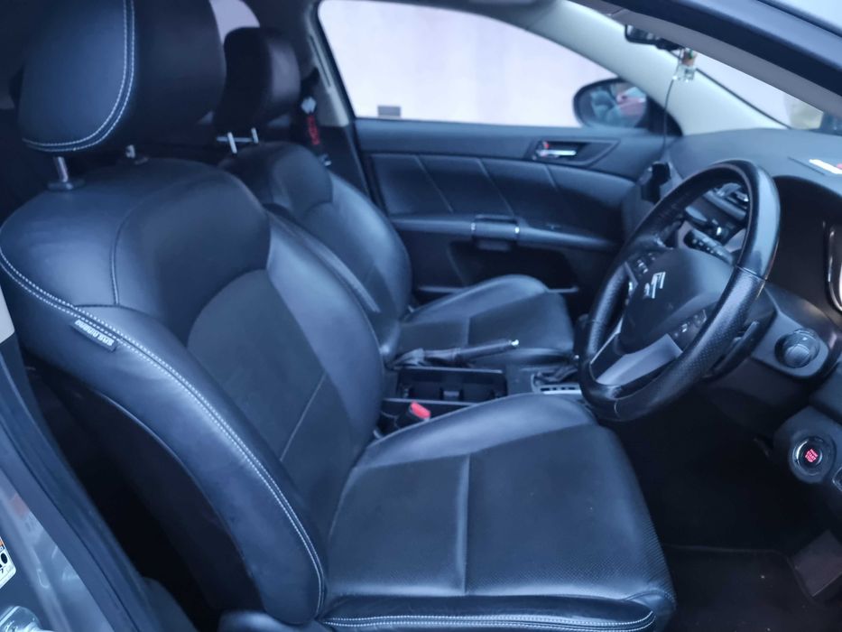 Продавам Suzuki Kizashi 2012 Auto petrol. 2.4cc 220hp. AWD/2WD