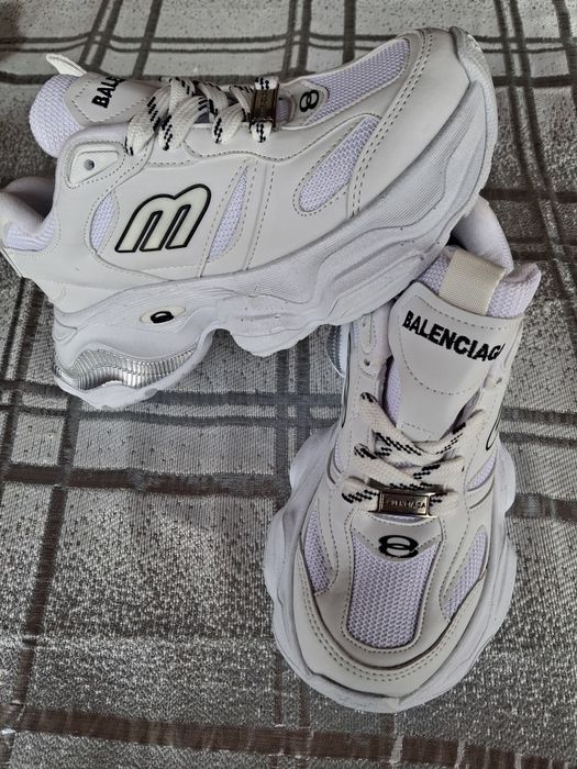 Balenciaga-Track