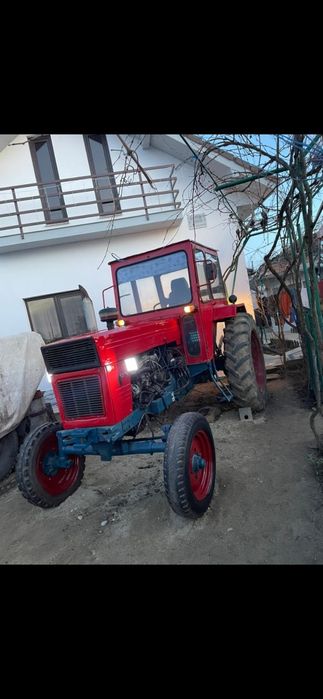 Vând tractor u650 cu motor de saviem