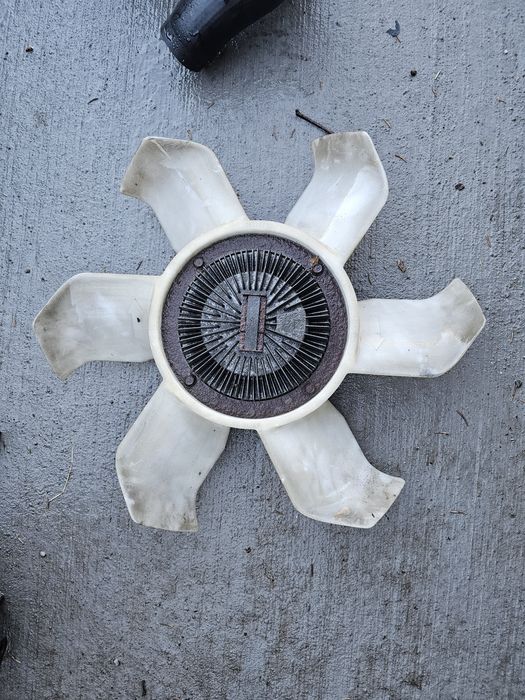 Части Pajero Montero Mitsubishi