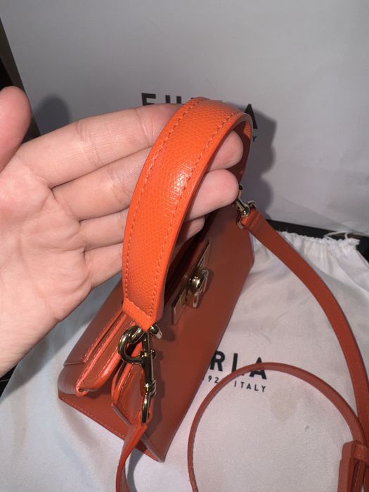 Оригинална оранжева чанта FURLA