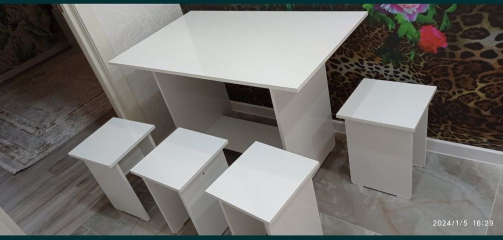 Стол с табуретками комплект белый