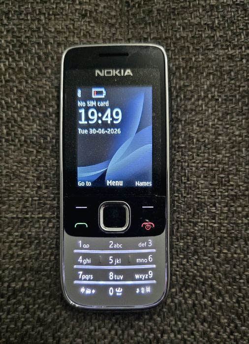 Мобильный телефон Nokia 2730 classic