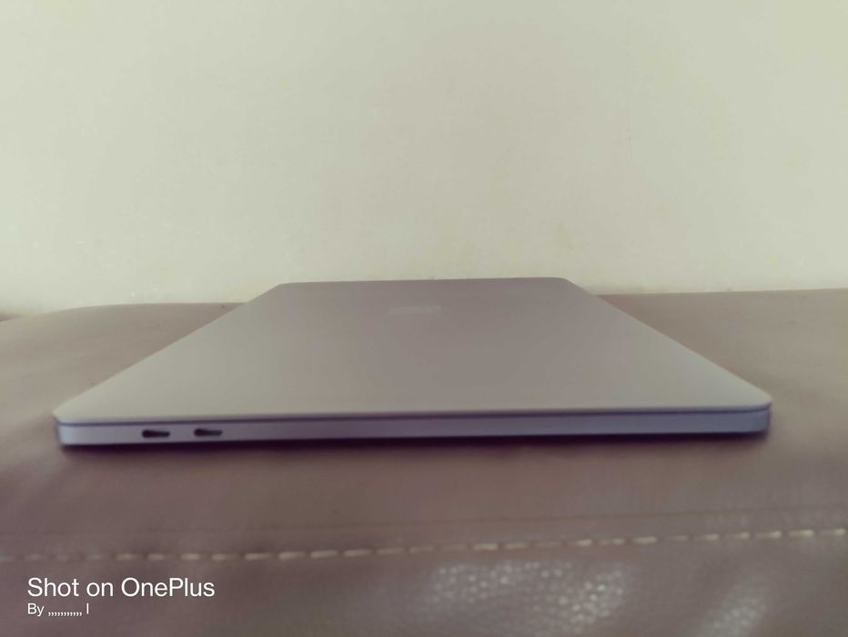 Mcbook pro 13.3 inch m2 chip 2022 с touch bar