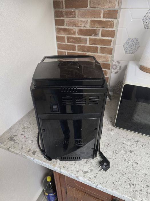Aparat cafea boabe, expresor Delonghi Magnifica S