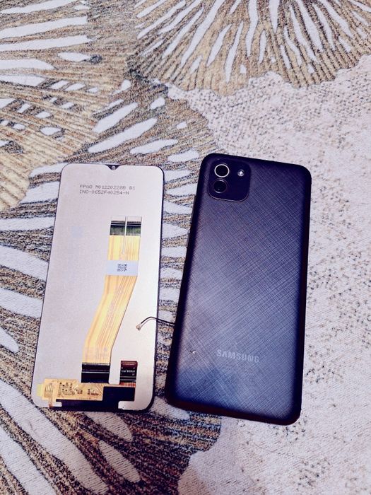 Телефон самсунг а04е вроде