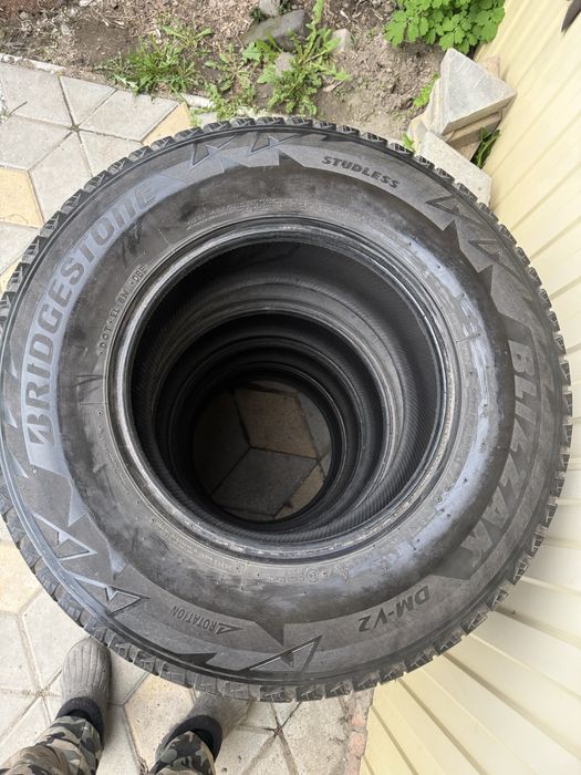 Продам комплект шин 235/75/15