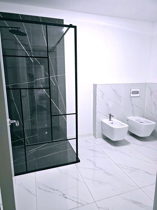 Casa la  cheia .Sens giratoriu Bariera Valcii. Toate utilitatile.