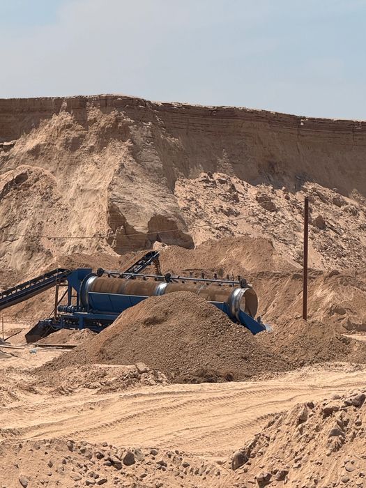 Кварцевый песок. При заказе большого обьема скидка имеется.