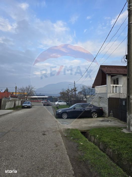 Casă / Vilă cu 4 camere de vânzare în zona Periferie
