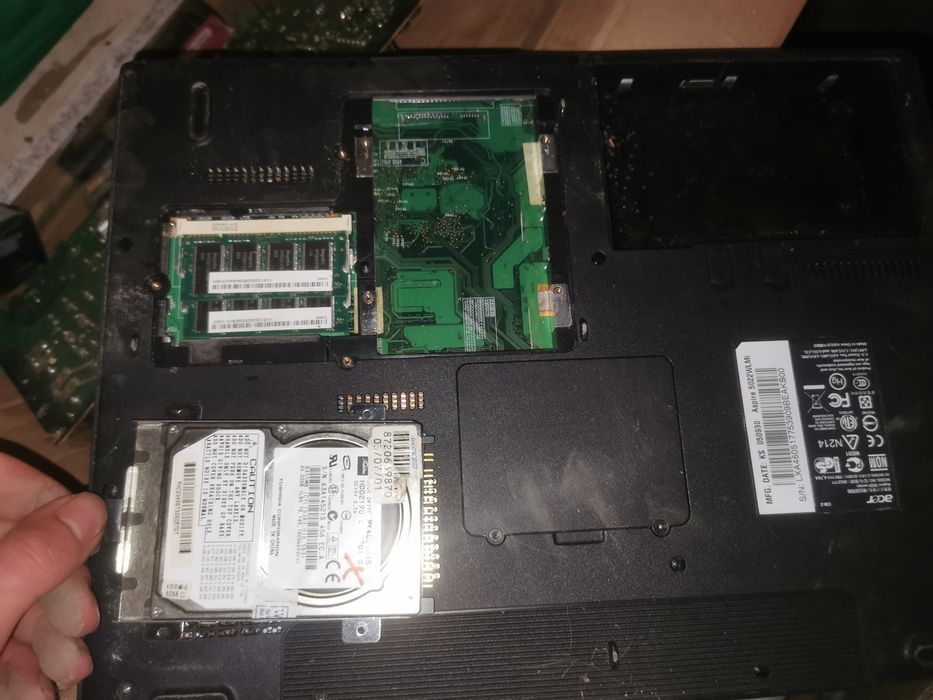 Leptop pentru piese 15 lei/buc