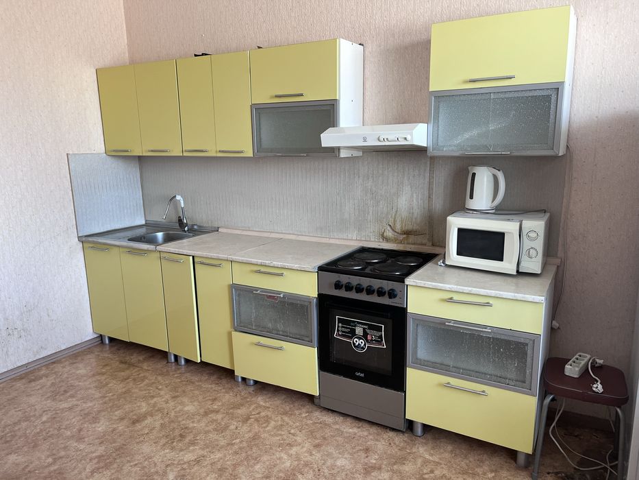 Кухня б/у гарнитур