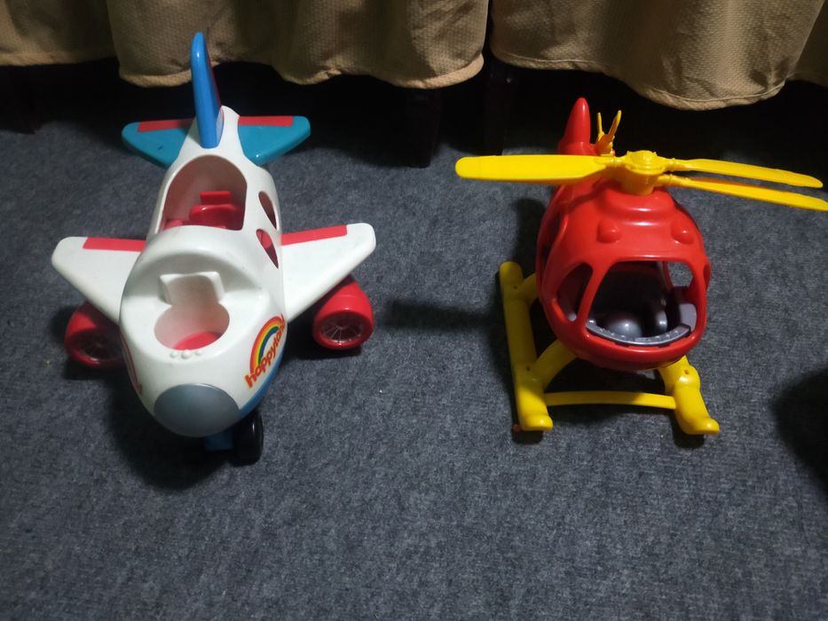 Машинки ,б/у.можно для игровых площадок