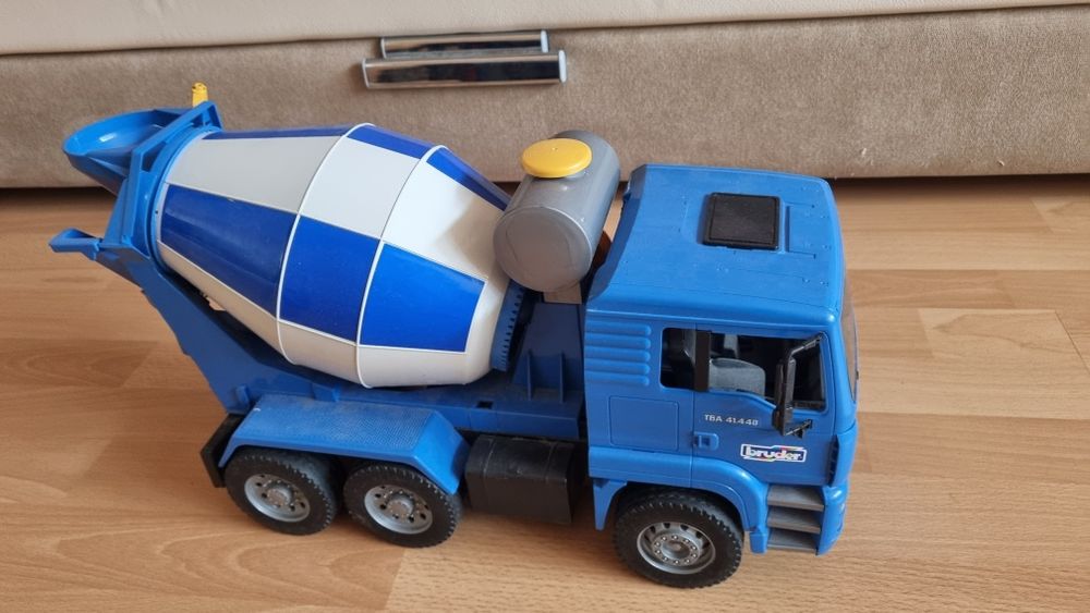 Бетономешалка от Брудер