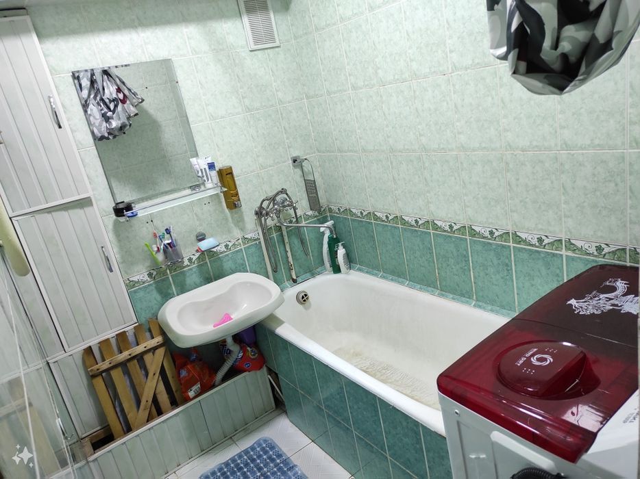 Срочно продаётся СВОЯ 4-х комнатная квартира с мебелью и техникой