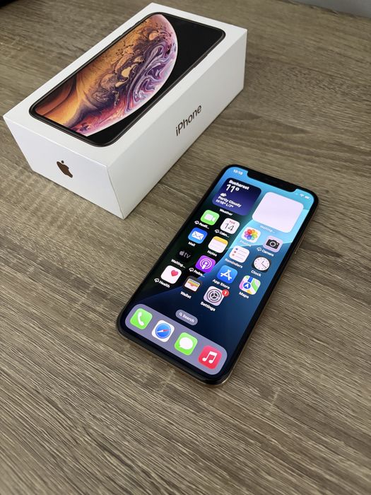 iPhone Xs Gold 64gb - full box
