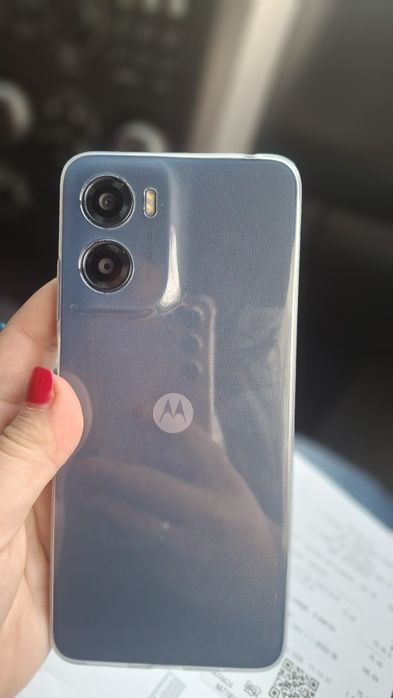 Продавам Moto E15