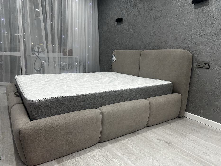 Продам двухспальную кровать